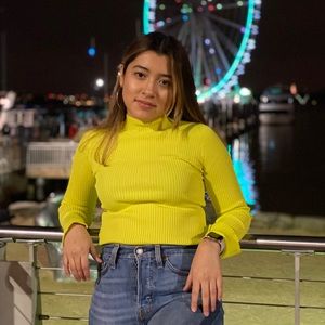 Meet your Posher, Adriana